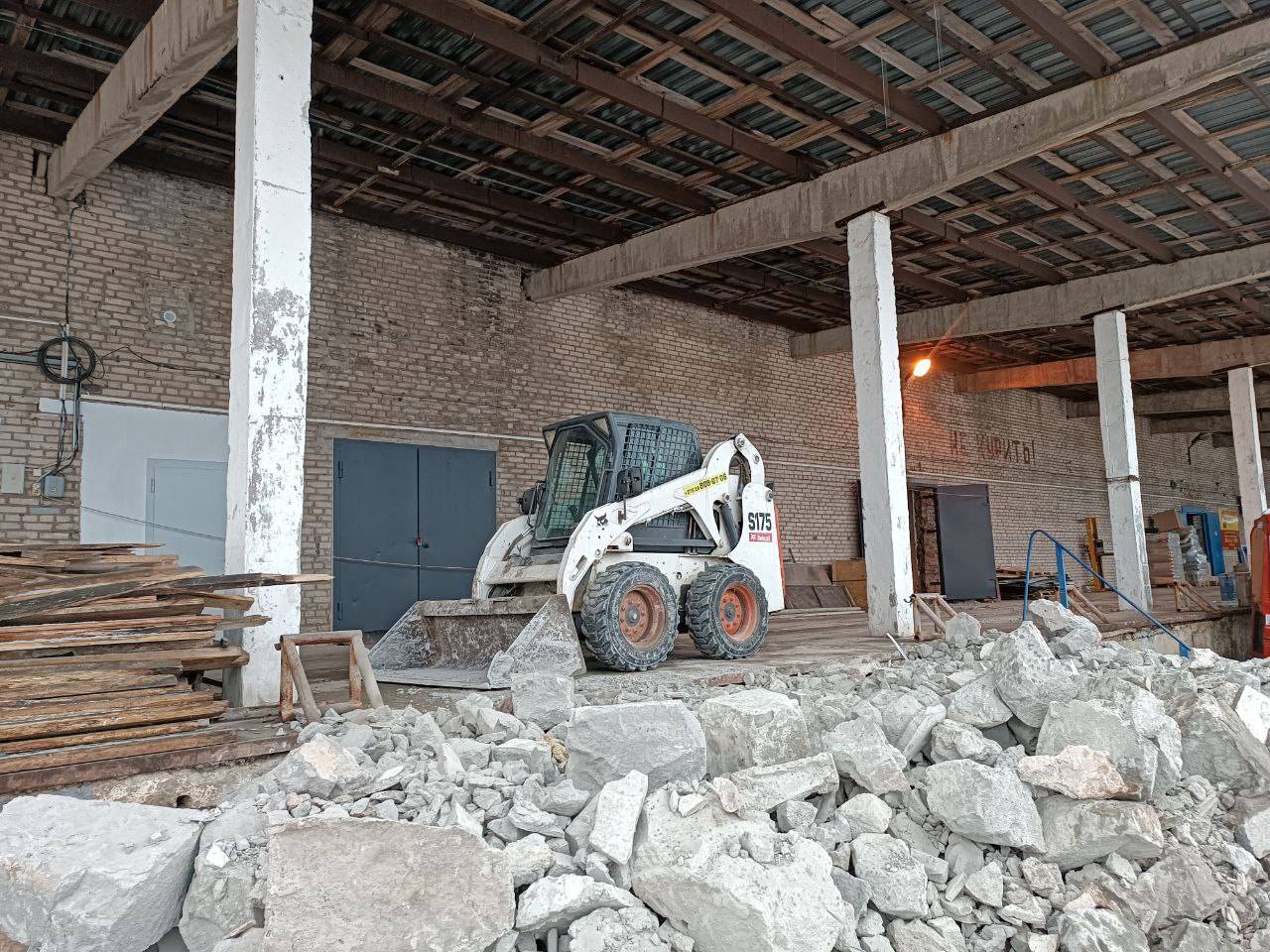 Мини-погрузчик Bobcat S175 в работе 1